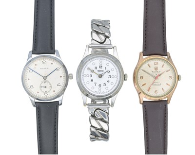 Lot 1156 - A selection of three mechanical gentleman's wristwatches.