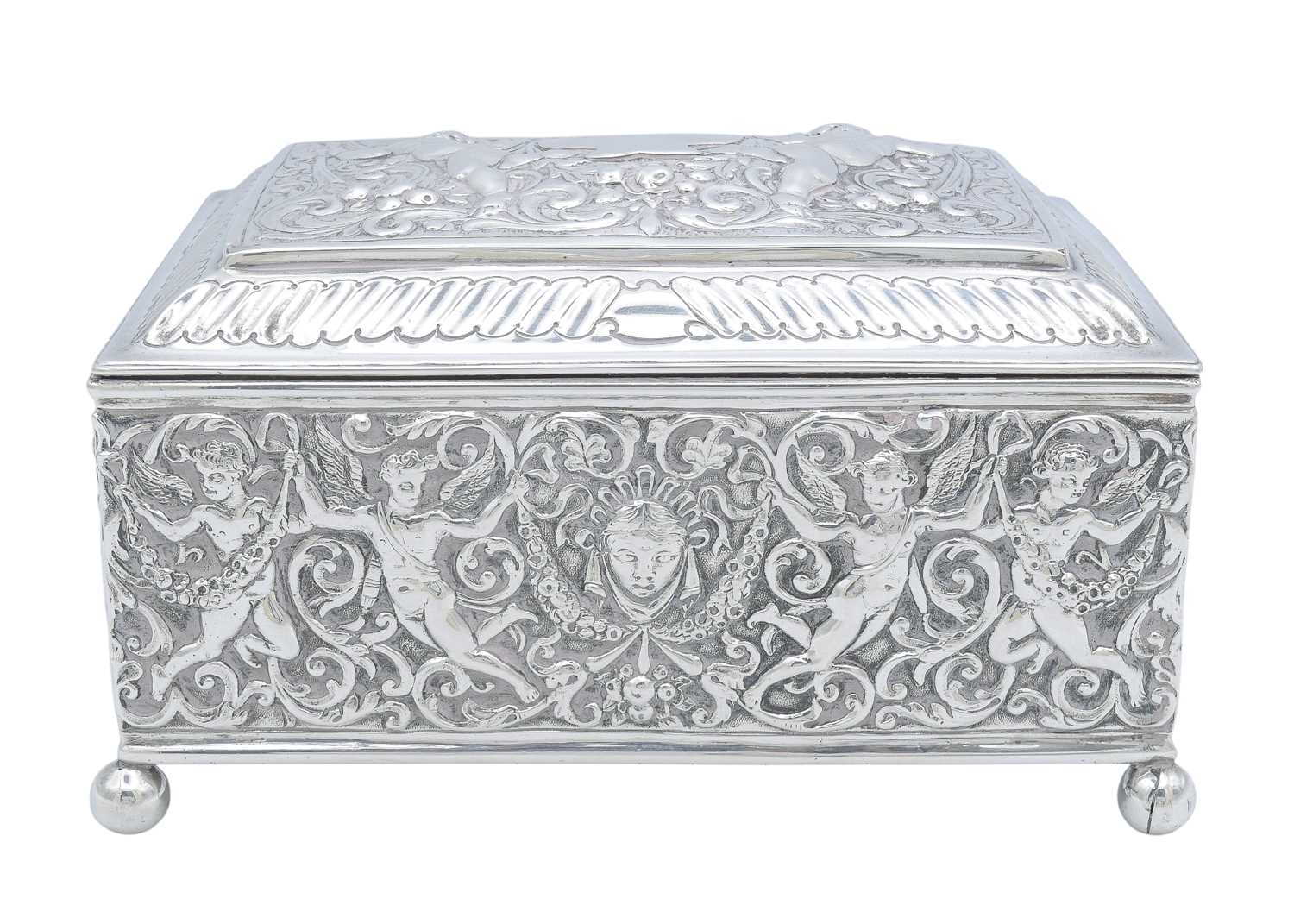 Lot 11 - A good Victorian silver jewellery casket by Henry William Curry.