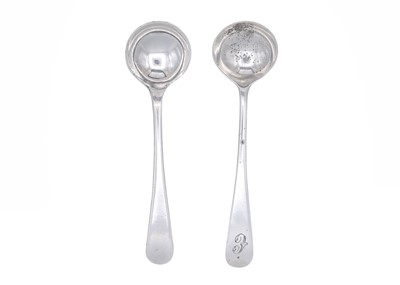 Lot 20 - A George III silver circular salt, together with two salt spoons.