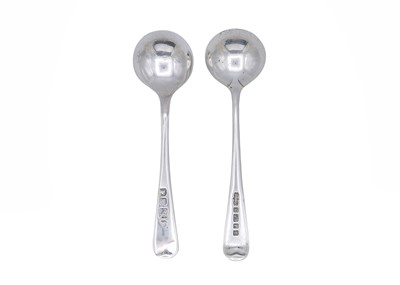 Lot 20 - A George III silver circular salt, together with two salt spoons.