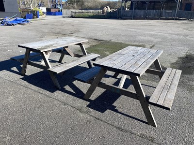 Lot 1418B - 2 x picnic tables