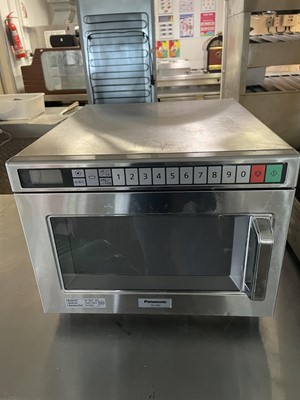 Lot 2092 - Panasonic Microwave Oven.