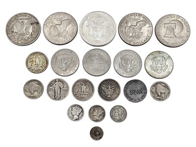 Lot 208 - USA COINAGE - A selection of 19th-20th century USA coinage.