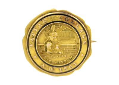 Lot 76 - A higher purity gold college badge.