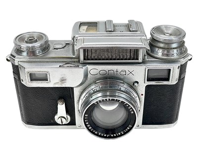 Lot 3 - A Zeiss Ikon Contax 35mm camera.