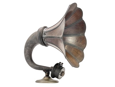 Lot 11 - An Amplion 'Dragon' horn speaker.