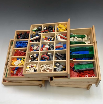 Lot 602 - LEGO AND EARLIER BUILDING BRICKS - Six draw...
