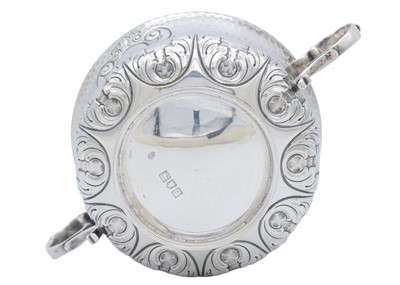 Lot 1 - An Edwardian silver porringer and spoon within original fitted case by Frederick Augustus Burridge.
