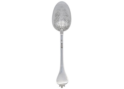 Lot 1 - An Edwardian silver porringer and spoon within original fitted case by Frederick Augustus Burridge.
