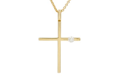 Lot 147 - An 18k gold diamond set cross pendant on an 18k gold cable chain necklace.