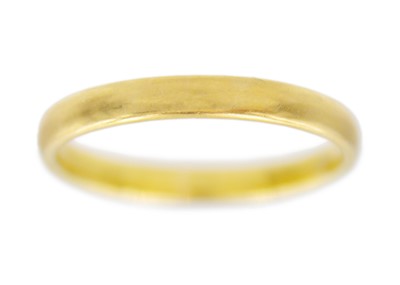 Lot 163 - A 22k gold band ring.