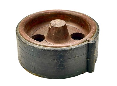 Lot 167 - A Foundryman's wooden cantry wheel pattern.