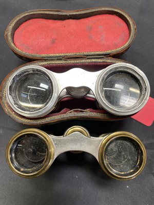 Lot 28 - Mother of pearl opera glasses.