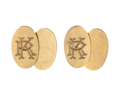 Lot 177 - A pair of 9k gold cufflinks.