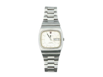 Lot 1066 - OMEGA - A Constellation Megaquartz stainless steel gentleman's bracelet wristwatch.