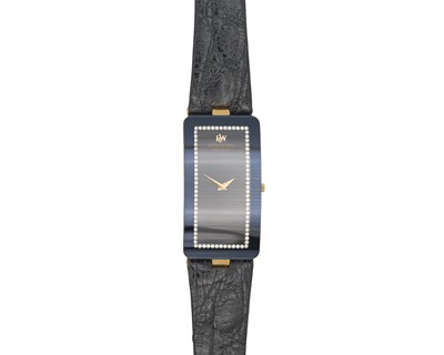 Lot 1087 - RAYMOND WEIL - An Othello gold-plated gentleman's quartz dress watch.