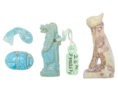 Lot 72 - A small collection of Egyptian artefacts.