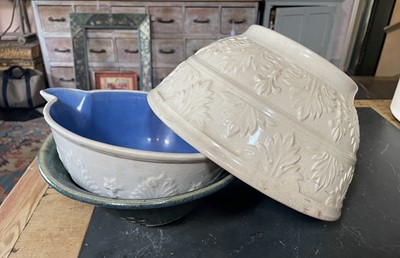 Lot 31 - A late Victorian pottery mixing bowl.