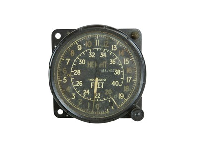 Lot 2 - A WWII Air Ministry Air Speed Indicator.