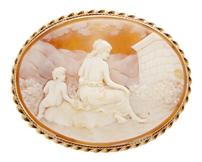 Lot 148 - A large Victorian gold with shell cameo brooch.