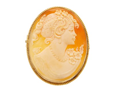 Lot 144 - A 9k gold shell cameo brooch.