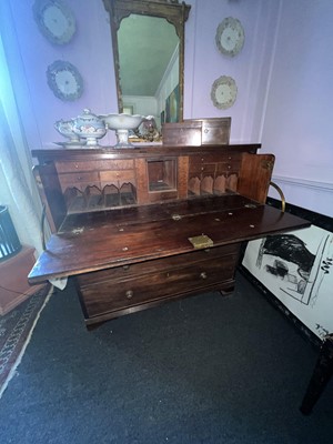 Lot 236 - Secretaire chest