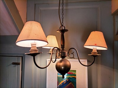 Lot 518 - Lighting