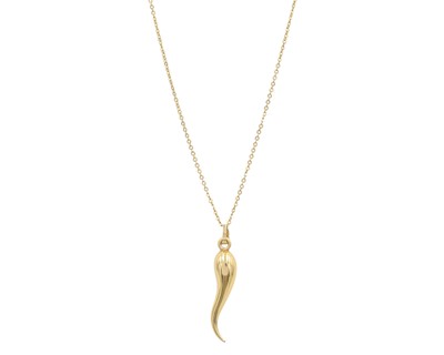 Lot 73 - An 18k gold Cornichello charm pendant on an 18k gold chain.