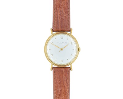 Lot 640 - INTERNATIONAL WATCH CO - An 18k manual wind gentleman's dress wristwatch.