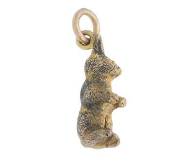 Lot 1 - A 9k gold rabbit pendant.