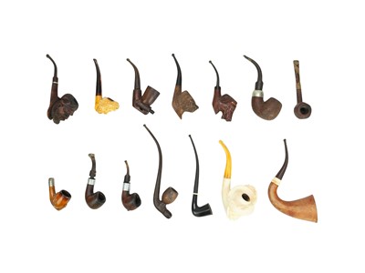 Lot 4 - A collection of fourteen pipes.