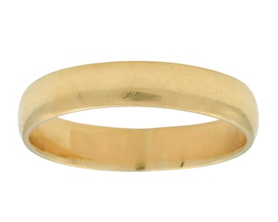 Lot 25 - A 22k gold band ring.