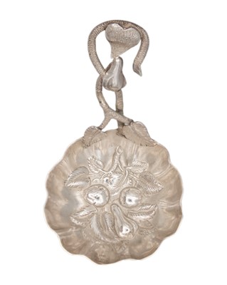 Lot 43 - A Victorian silver caddy spoon, probably by Hilliard and Thomason.