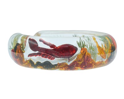 Lot 22 - DUNHILL AQUARIUM BANGLE - A fishbowl bangle attributed to Ben Shillingford.
