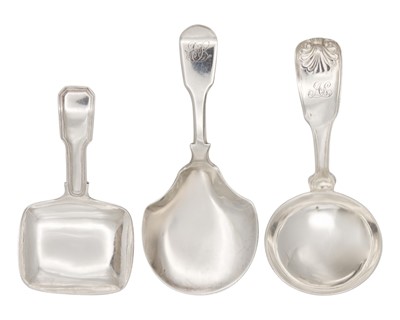 Lot 46 - A selection of three Georgian silver caddy spoons with fiddle handles.