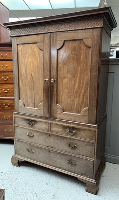 Lot 3204 - A fine Chippendale period linen press with...