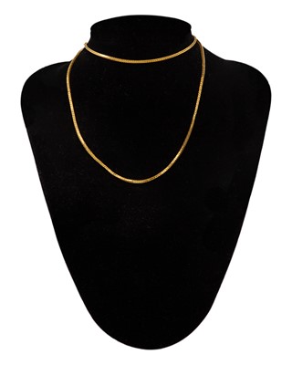 Lot 17 - A 21k gold 27" foxtail chain.