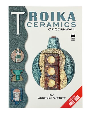 Lot 778 - Troika Ceramics of Cornwall