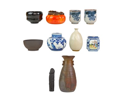 Lot 412 - A tray of Chinese and Japanese ceramics.