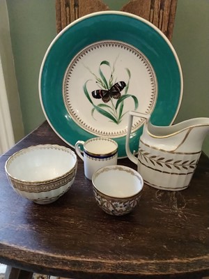 Lot 93 - Ceramics
