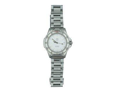 Lot 680 - TAG HEUER - A 4000 series automatic gentleman's stainless steel bracelet wristwatch.