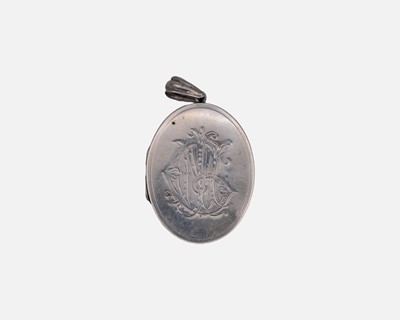 Lot 81 - A Victorian silver locket pendant.