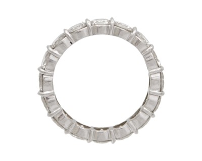 Lot 65 - A good platinum 4.00ct diamond set full eternity ring.