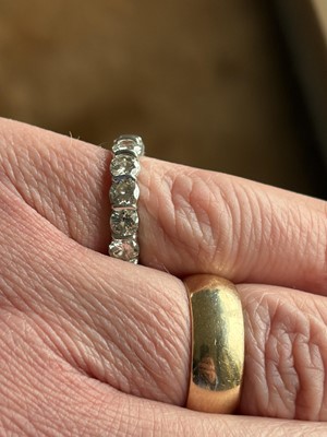 Lot 65 - A good platinum 4.00ct diamond set full eternity ring.