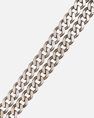 Lot 101 - A 925 heavy silver gentleman's curb-link 20" neck chain.