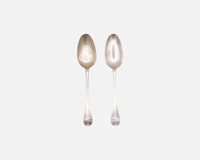 Lot 125 - A pair of George II Hanoverian pattern table spoons by Marmaduke Daintrey.