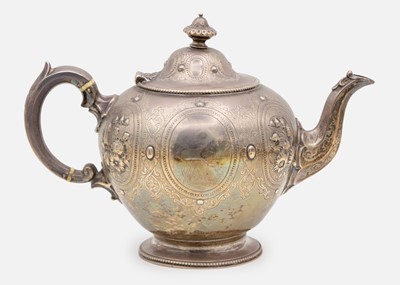 Lot 179 - A Victorian silver teapot by Barnard & Sons Ltd.