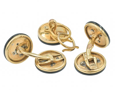 Lot 24 - An Art Deco 18k (tested) black onyx and diamond-set three-piece dress shirt set.