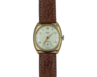 Lot 620 - AVIA - A 9k cushion-cased manual wind gentleman's mid-sized wristwatch.