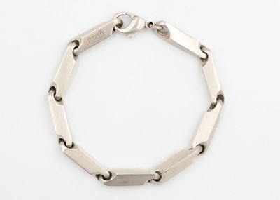 Lot 2 - A heavy 925 silver bracelet by FLYXE.